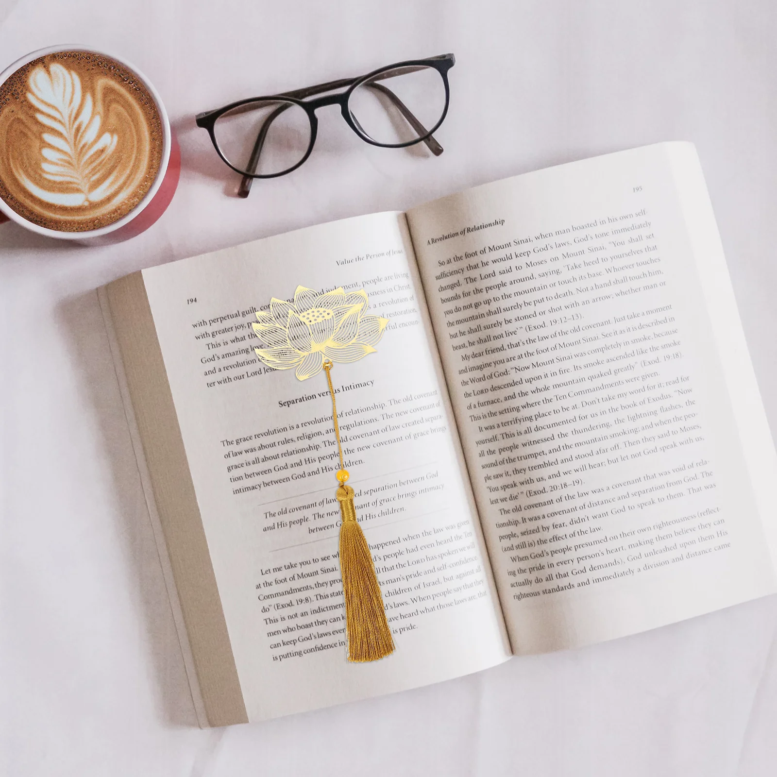 BUTIFULSIC 3pcs Leaf Tassel Bookmark Golden Hollow Reading Page Marker Retro Book Ornament Polyester Decor