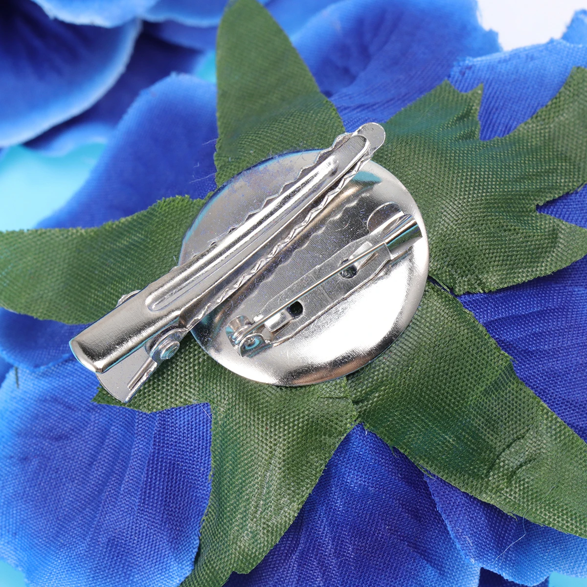 

5PCS Elegant Rose Brooches Bridal Hair Accessories Dainty Fabric Flower Pins for Wedding Party Prom Banquet Gifts