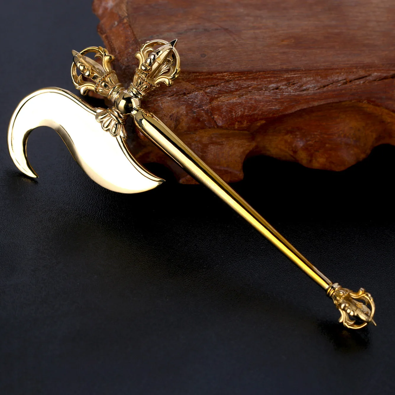 Brass Vajra Pestle Vintage Color Hand Polished Hammer Axe for Home Decor Ornament