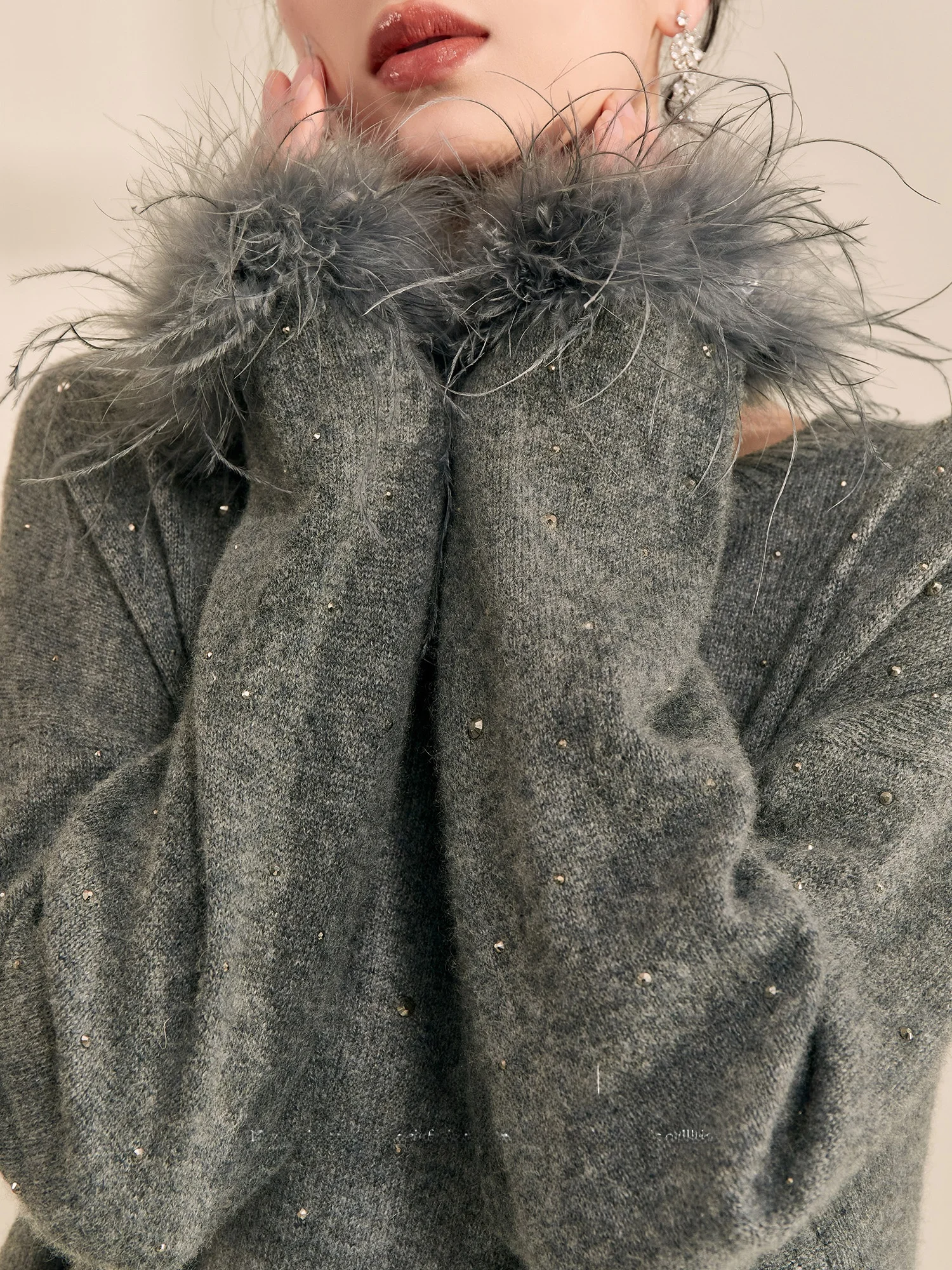 

Женский вязаный свитер с перьями, круглый вырез, зимний, модный, премиум-класса, для ранней весны, французский свободный крой, полиэстер