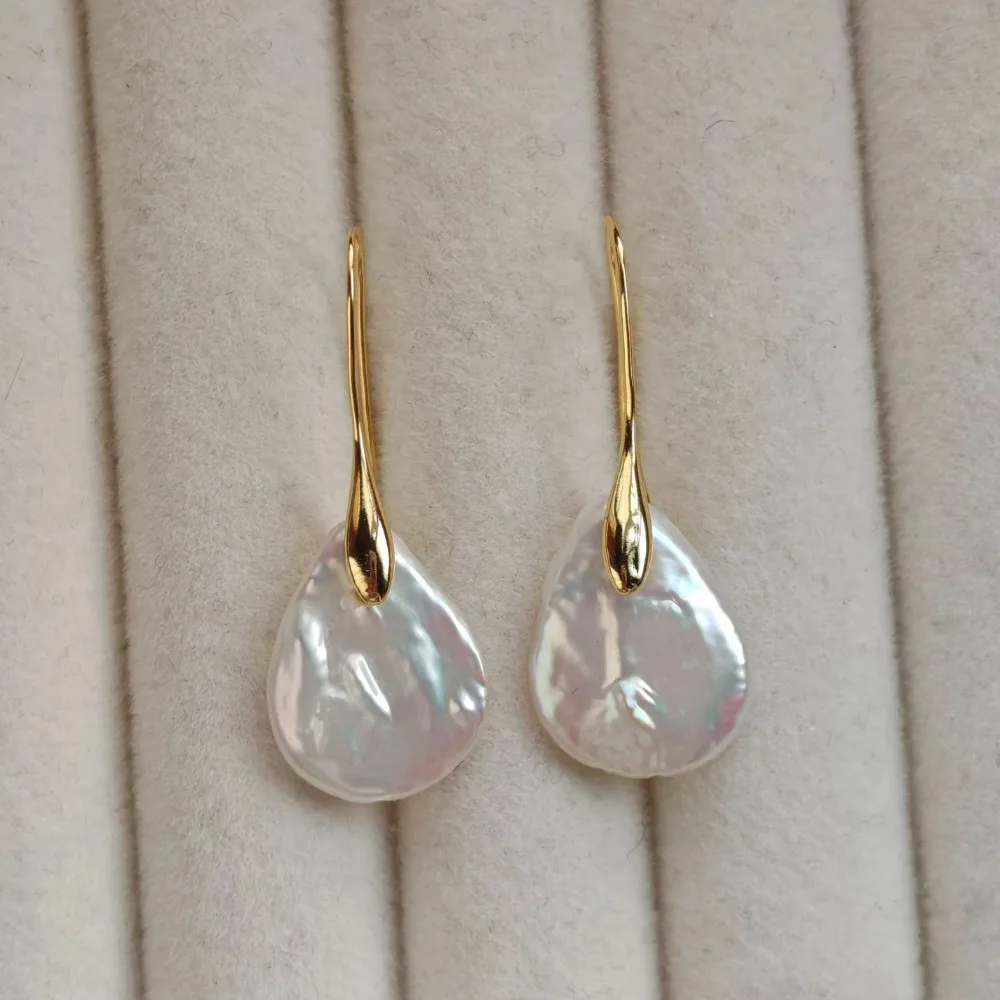 

Natural Pearl Classic Jewelry Simple Drop-shaped Freshwater Pearl Versatile Ear Hook Fishhook Earrings for Women