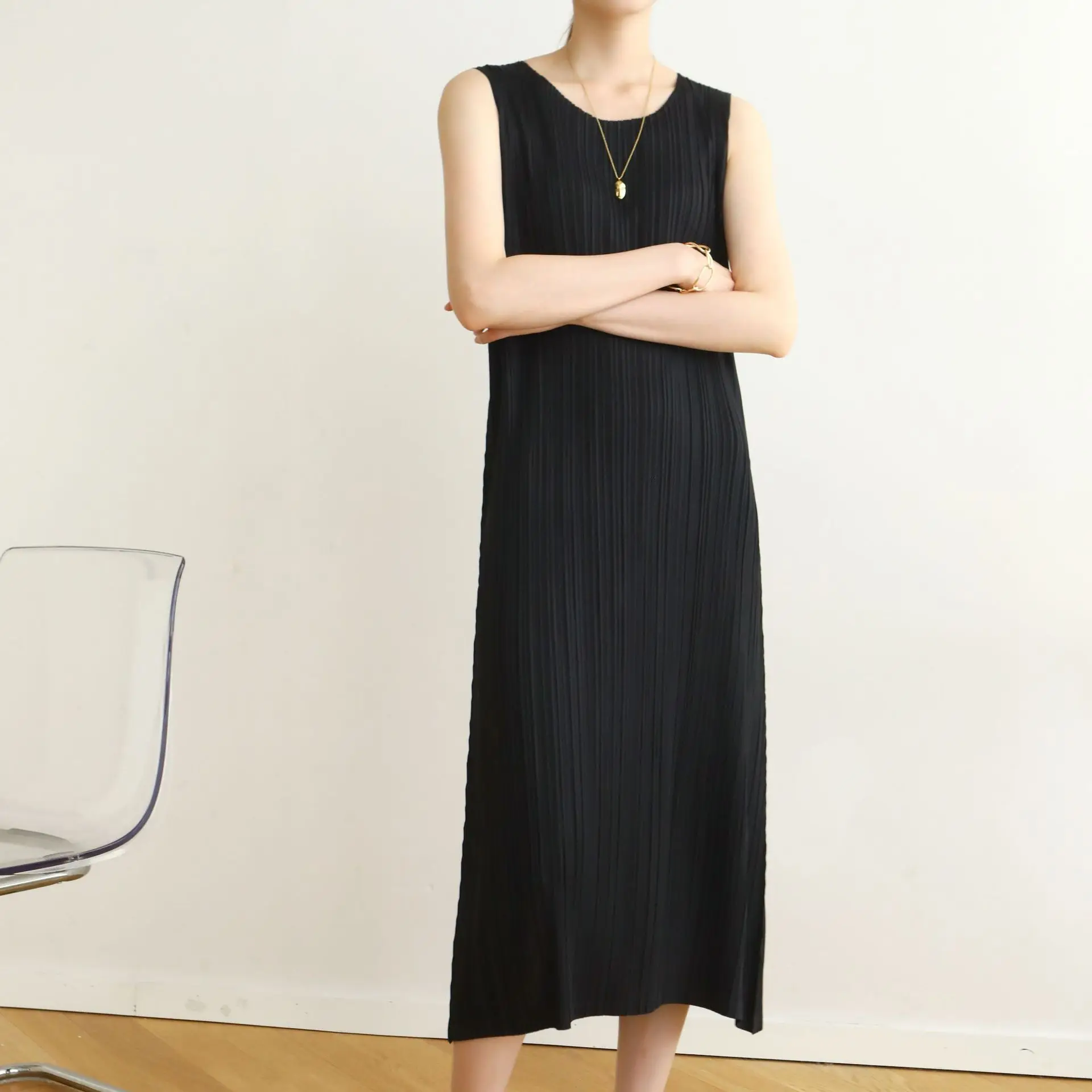 Miyake Pleated 2025 Spring and Summer New Ins Wind High-end Pleated Fashion Sleeveless Thin Bottoming Slim Undershirt Dress