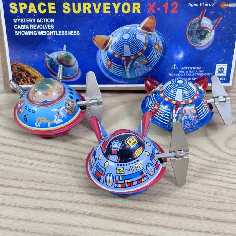 [Funny] 3pcs/lot Adult Collection Retro Wind up toy Metal Tin UFO space ship space surveyor spaceman Clockwork toy vintage toy