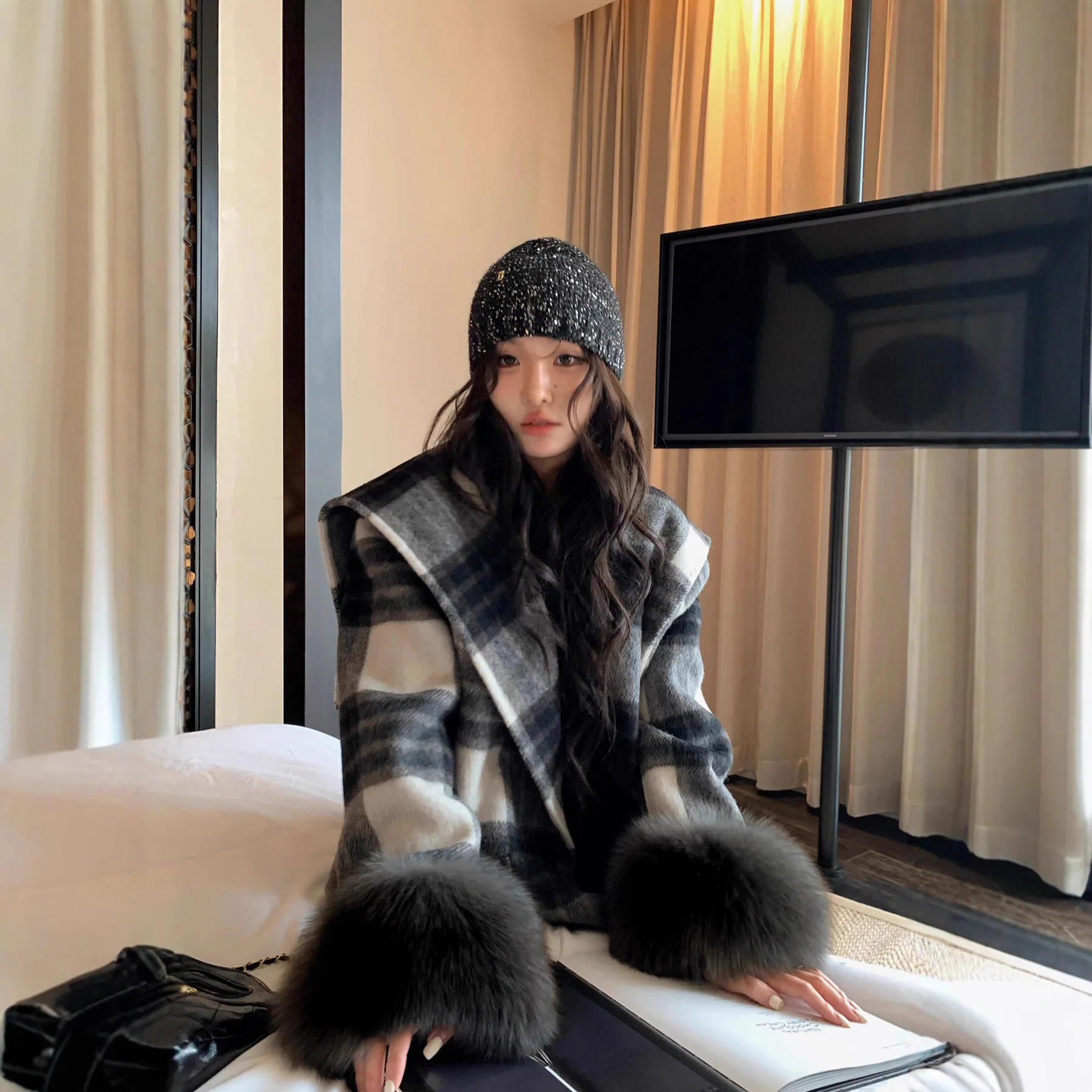 เสื้อคลุมลายสก็อตขนฟ็อกซ์ 25Ss รุ่นใหม่ ปี 2025 สไตล์เกาหลี เสื้อแจ็คเก็ตแคชเมียร์สองด้านสำหรับผู้หญิง ฤดูหนาว