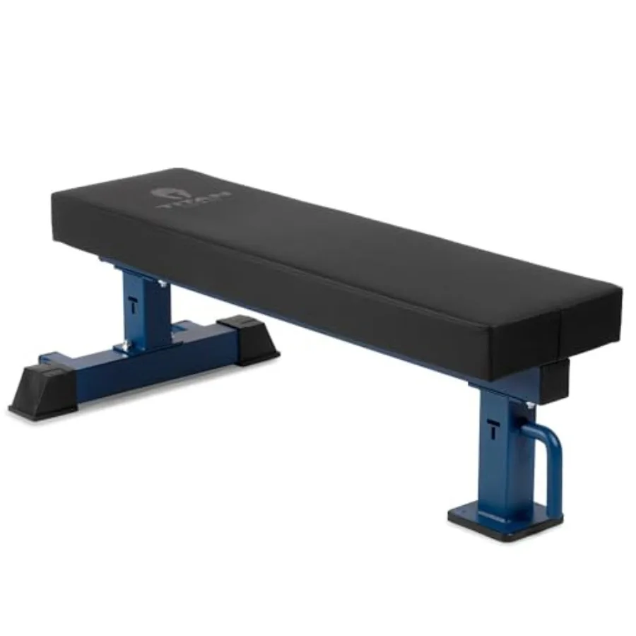 

Скамья для жима лежа TITAN Series Single Post Flat Bench 1, нагрузка до 907 кг, с утолщенной виниловой накладкой HeftyGrip (4 дюйма) для домашнего спортзала, соревнований по тяжелой атлетике и силовых тренировок