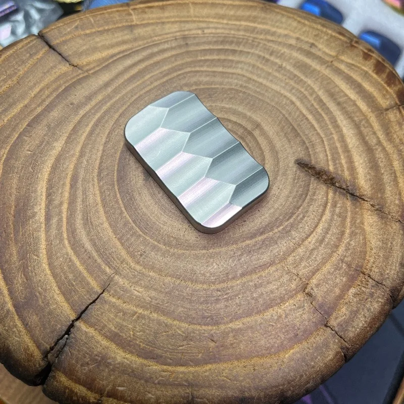 落ち着きのないEDC新製品XP無制限ファンシー磁気メカニカルメタルフィンガーチッププッシュカード減圧デスクトップトイ