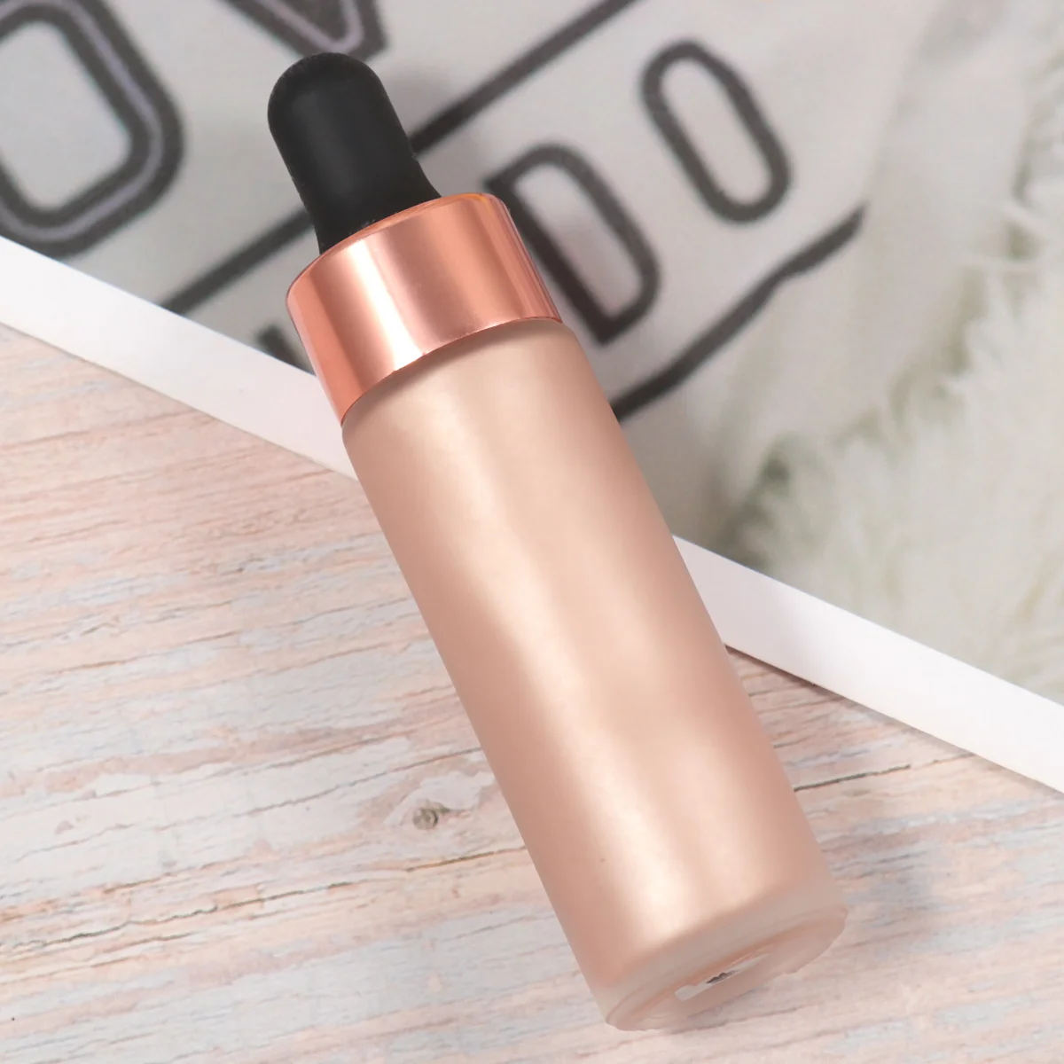 

Liquid Highlighter For Bright Glow Long Lasting Shimmer Effect Makeup Enhancer Drops Cosplay Nightclub