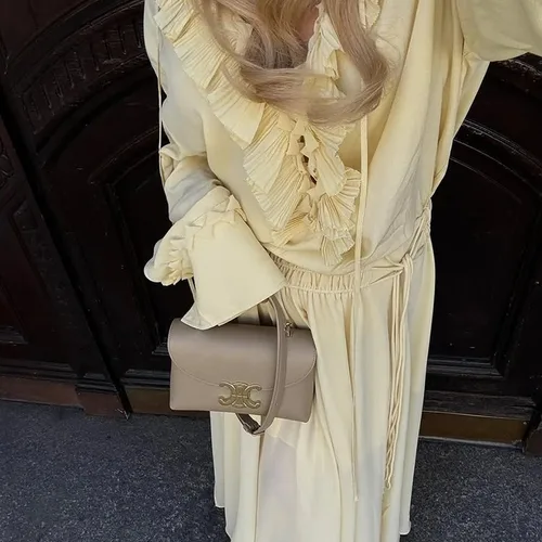 חולצות וחלוצות