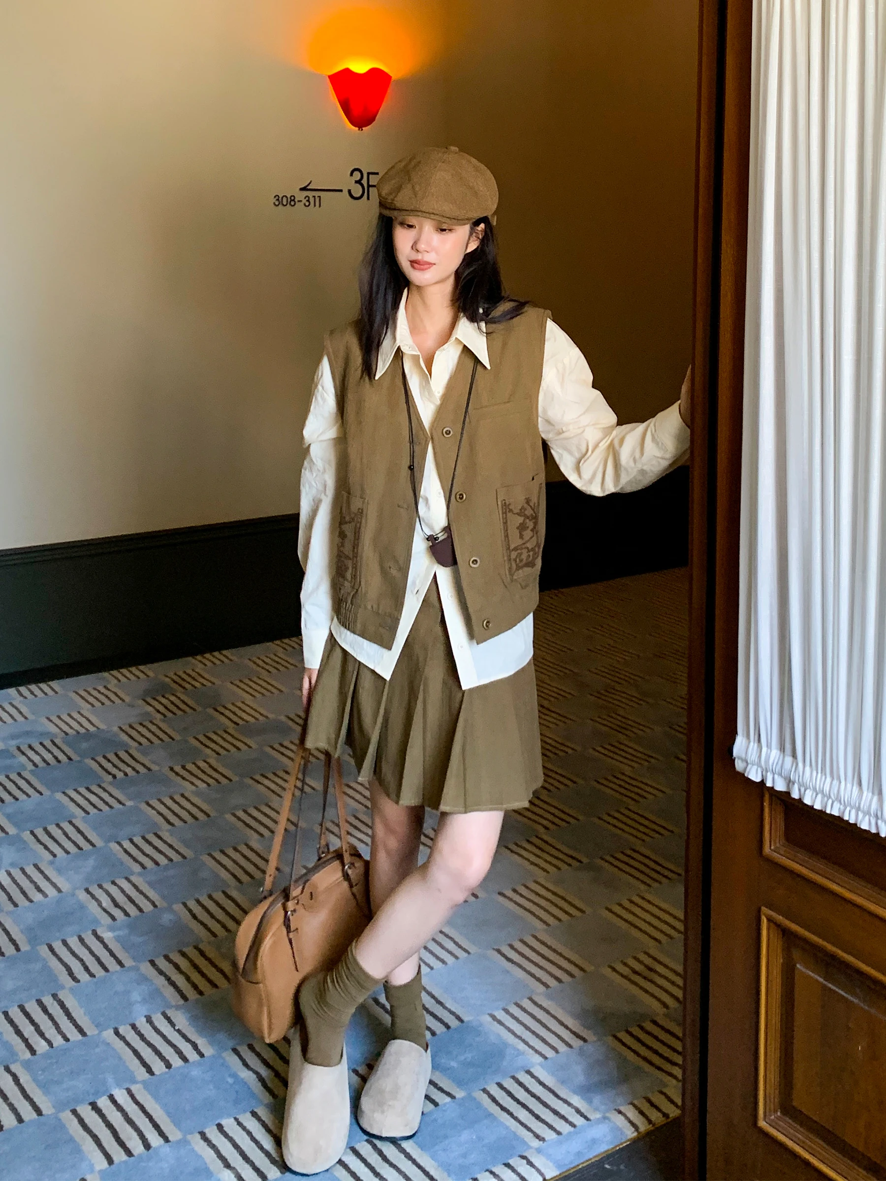 

Комплект LAZYZ: Жилет и юбка с вышивкой, женский, осенне-зимний, модный, из дышащей хлопковой смеси, из двух предметов