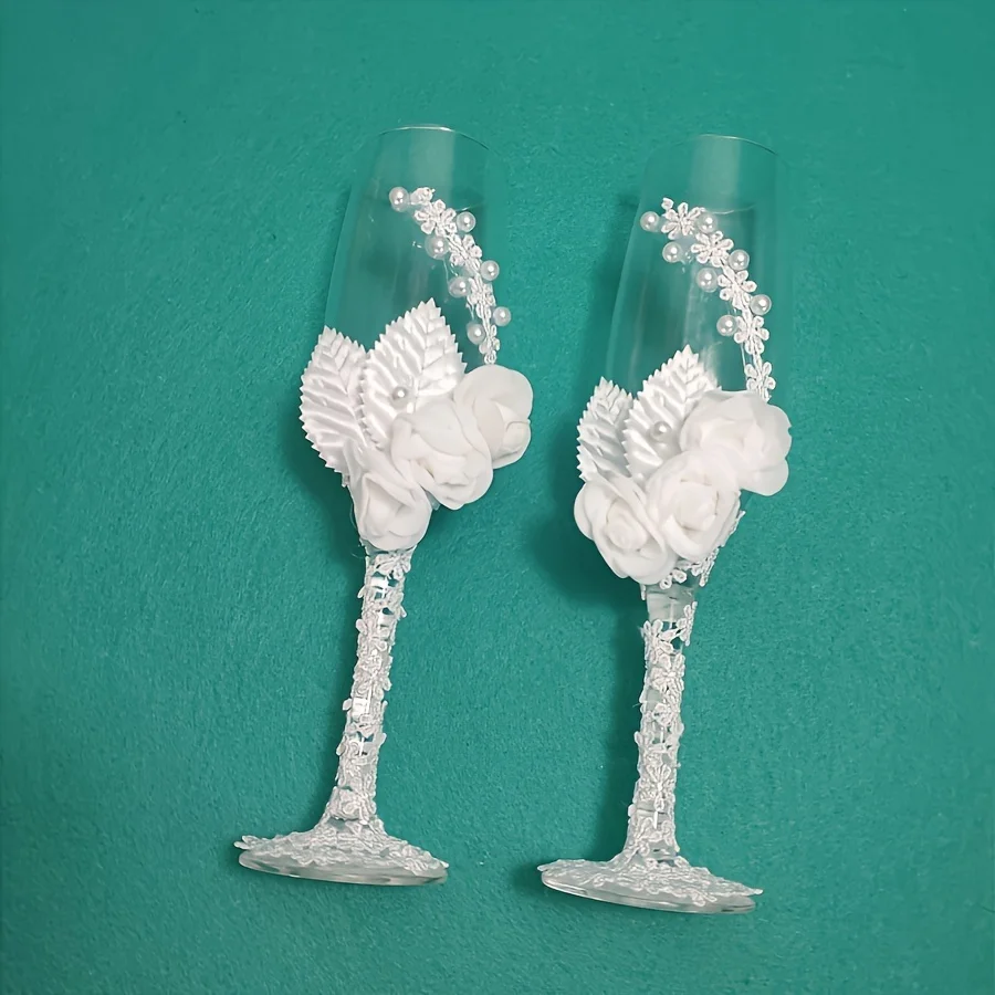 A Romantic Wedding Wine Glass Gift Box Featuring Flowers and Leaves for the Bride's Love