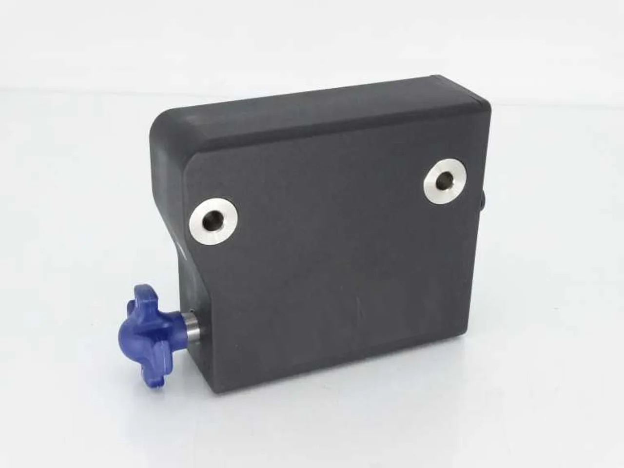 New Original AZM300Z-I2-ST-1P2P-A solenoid interlock switch