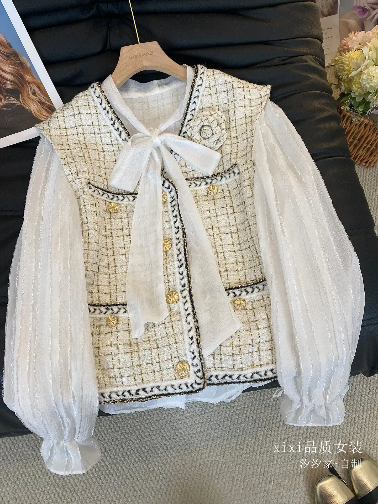 New Checkered vest, layered with gold thread, woven with temperament
