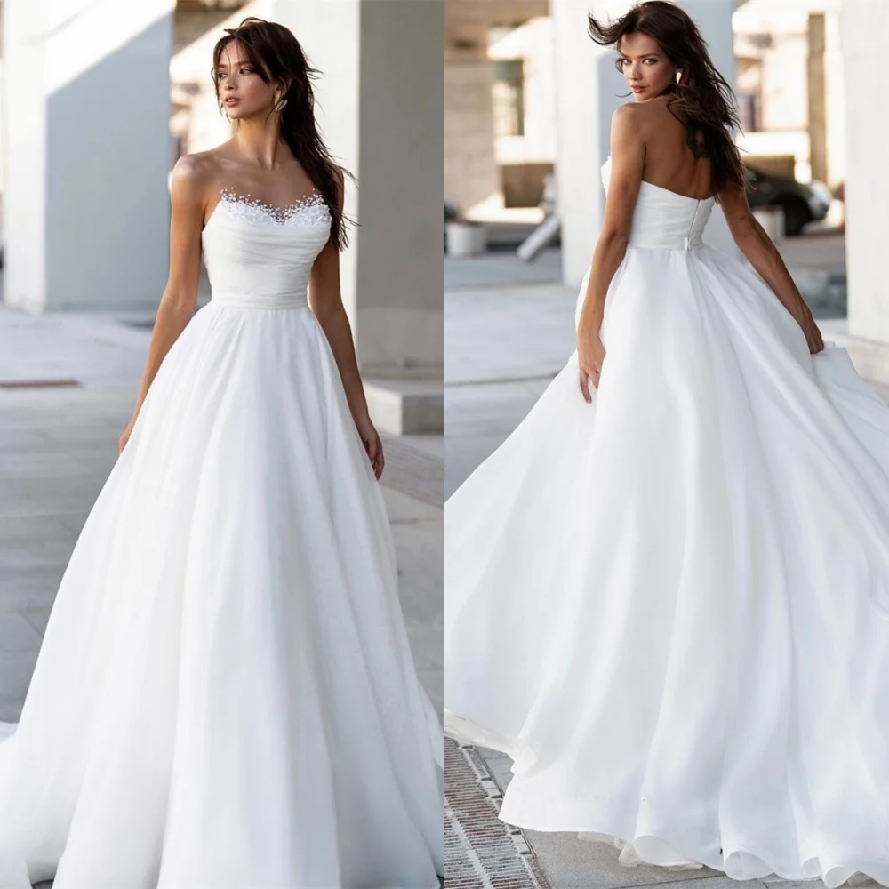 

Customized Exquisite White Organza Wedding Dress Elegant Strapless Sleeveless Bridal Gowns Chapel Train Zipper Back Dresses