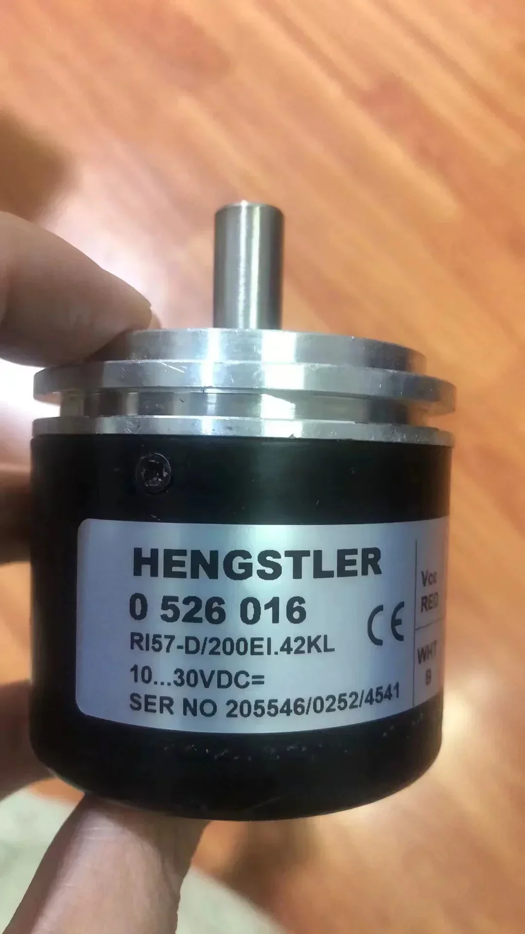 Photoelectric rotary encoder LF-100BM-C15E brand new stock LF-150BM-C15E with a one-year warranty