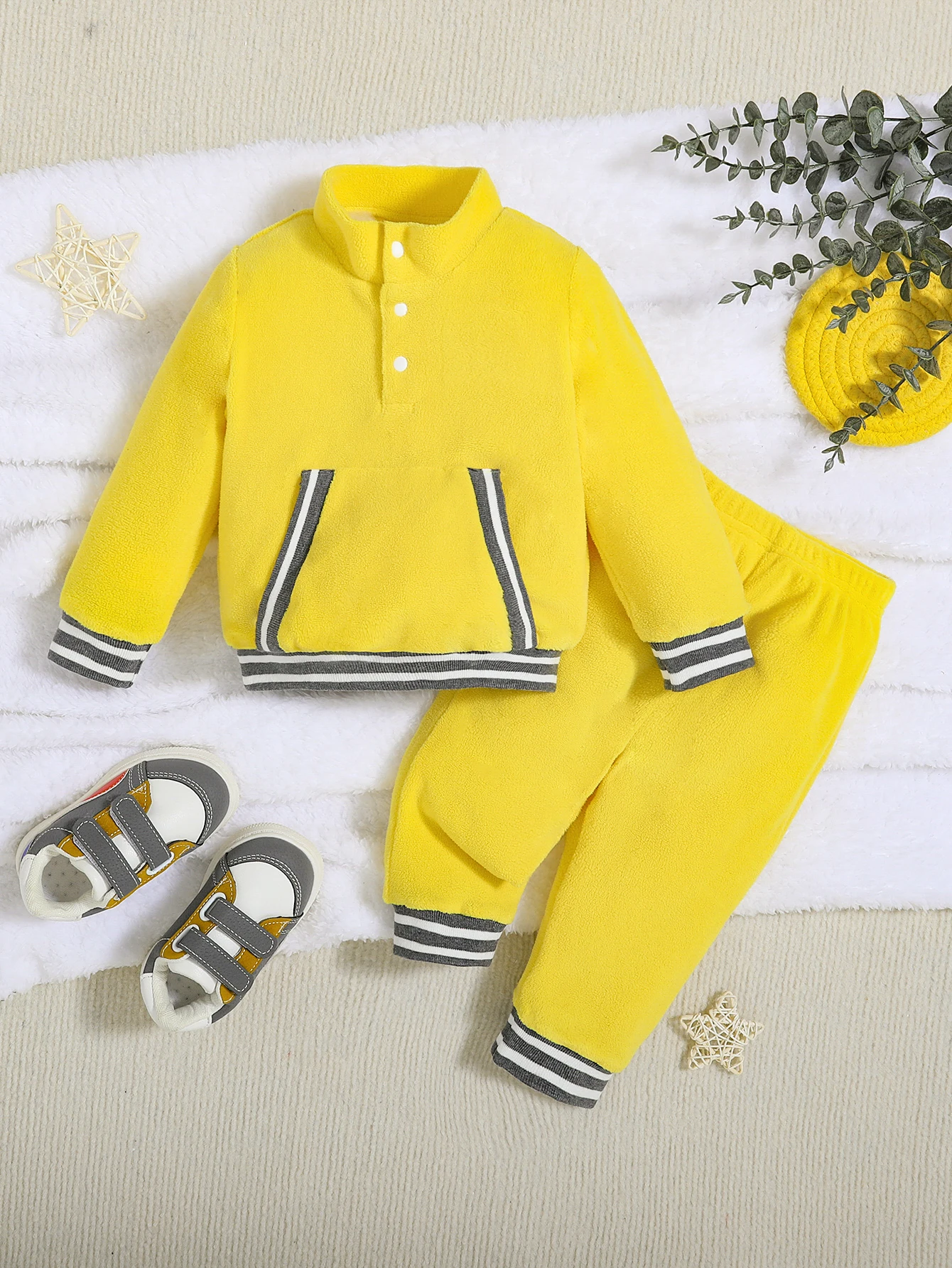 conjunto-de-duas-pecas-com-forro-de-la-coral-amarelo-brilhante-moletom-com-capuz-calcas-com-punho-roupa-de-inverno-quente-e-macia-para-bebes