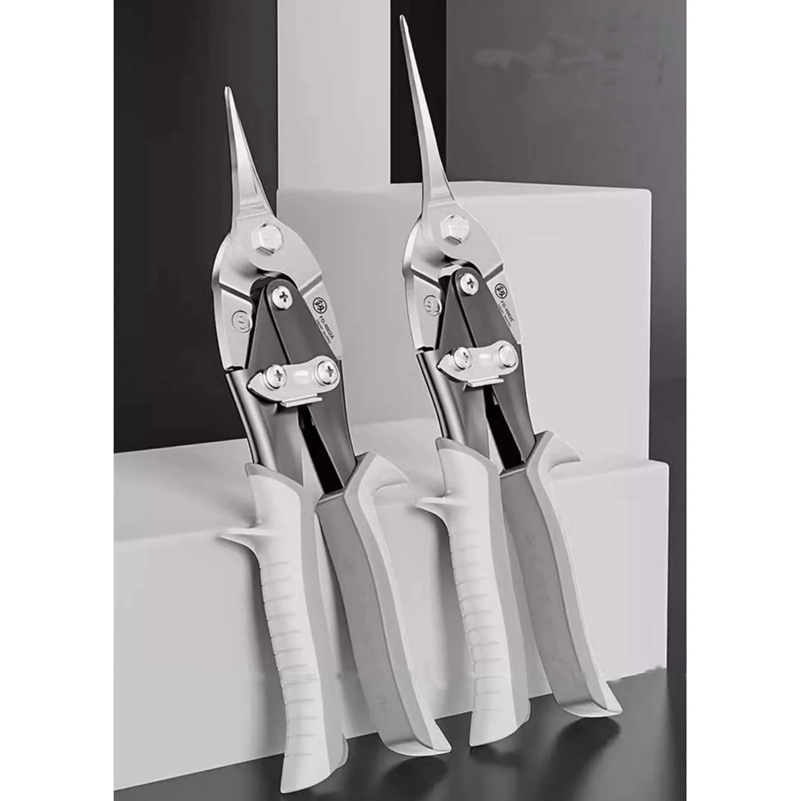 

Industrial Grade Aviation Scissors, CR-V Chrome Vanadium Steel with Serrated Blade Metal Shears for Stainless Steel & Light Stee