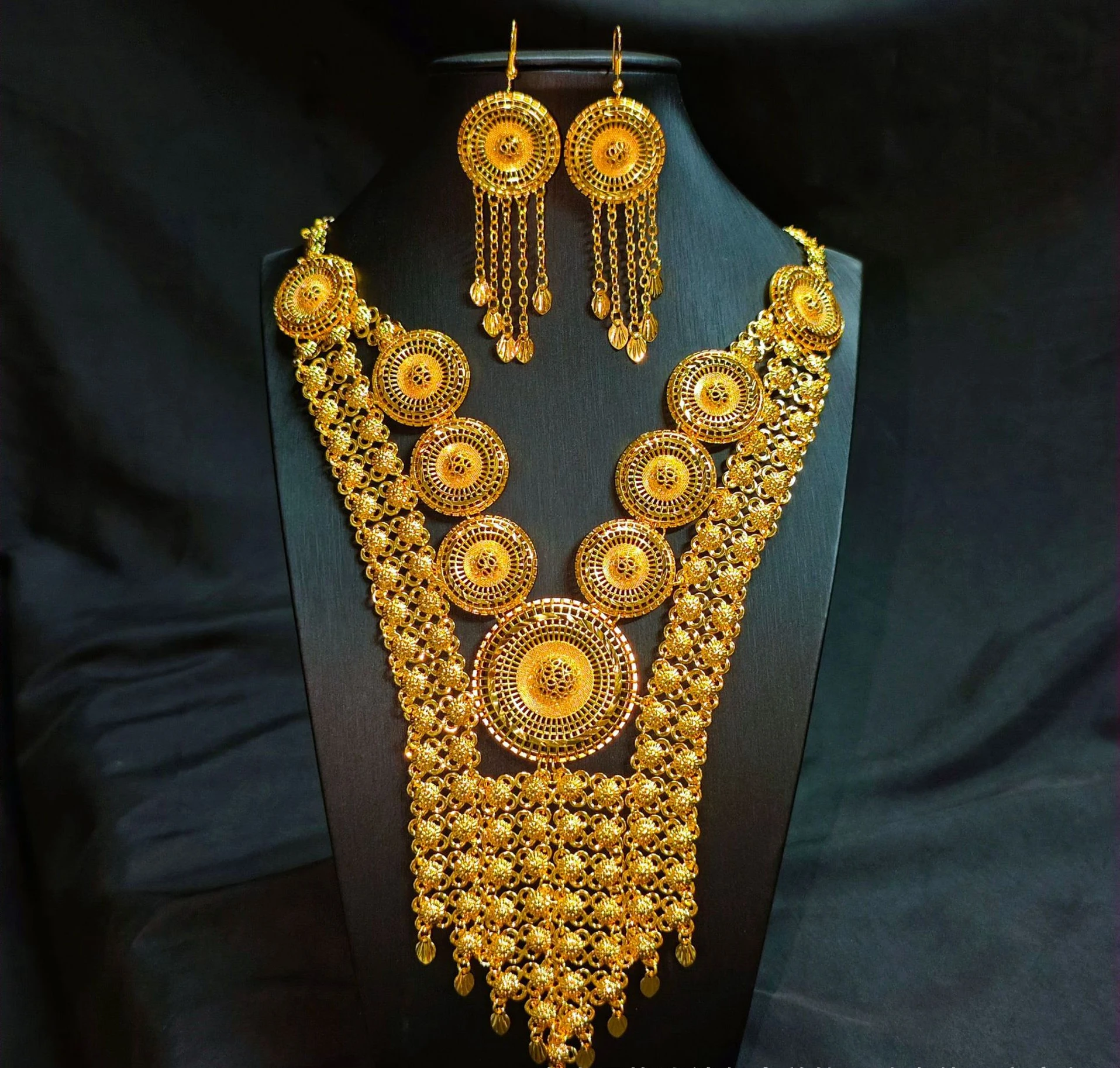 

Модные новые Дубайские 24-каратные позолоченные серьги-колье по индивидуальному заказу для парного комплекта ювелирных изделий для свадебной вечеринки DD10766