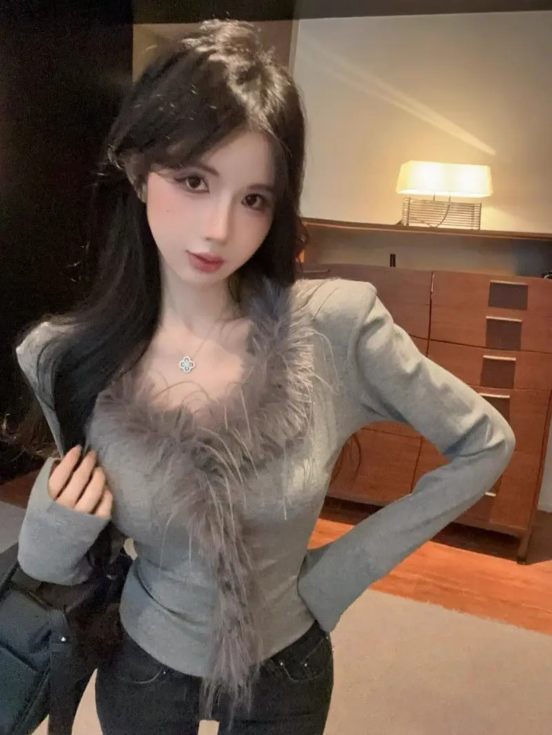 สีเทาPatchwork Furry Vคอยาวแขนยาวเสื้อยืดผู้หญิงฤดูใบไม้ร่วงฤดูหนาวใหม่แฟชั่นSlim Fit Design Senseกวางขนสัตว์ฐานชั้นTop
