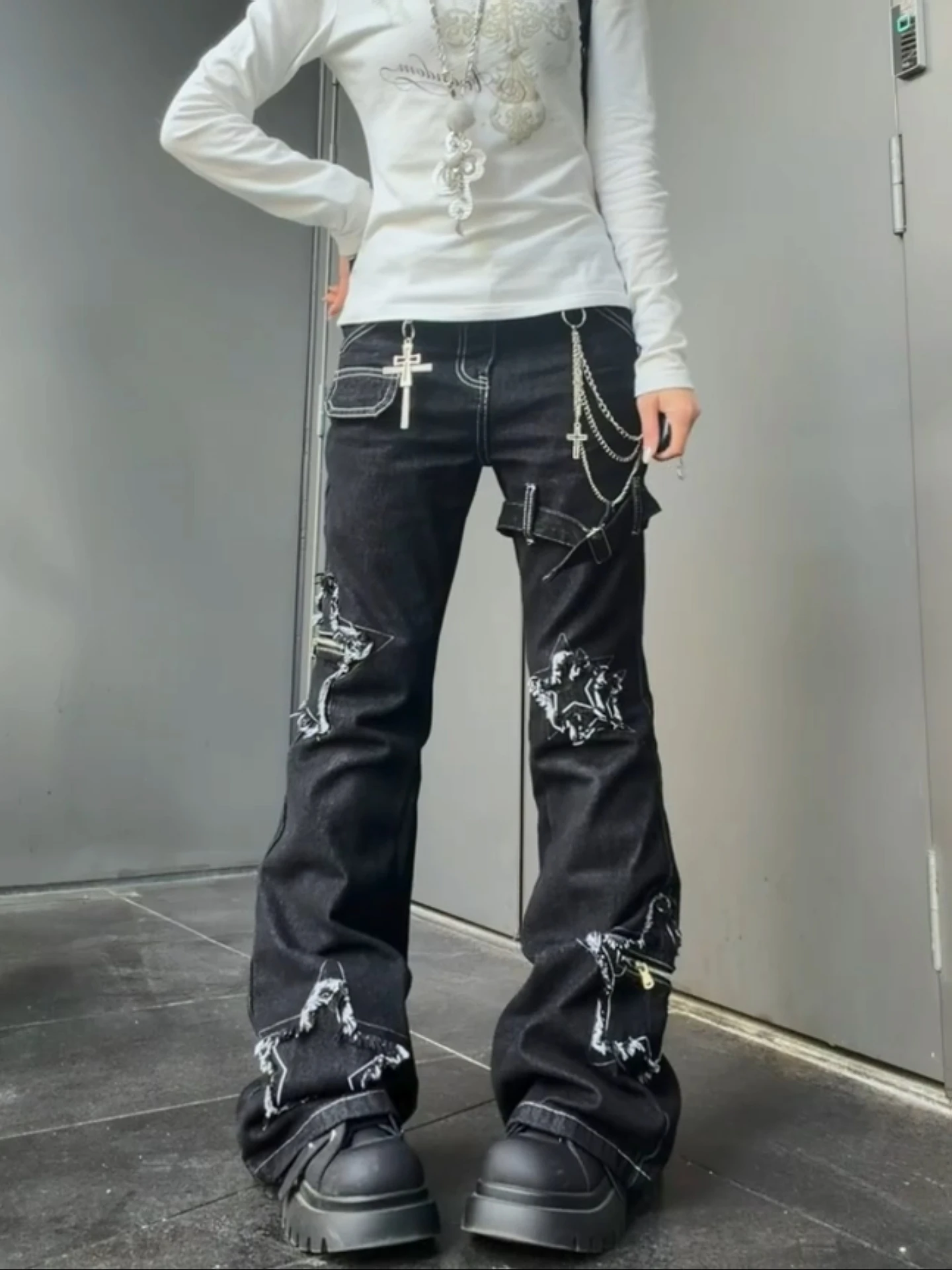 

Retro Star Embroidery plus Size Denim Jeans Women's Slim Fit Bell Bottoms High Waist Resistant to Wear Casual Style