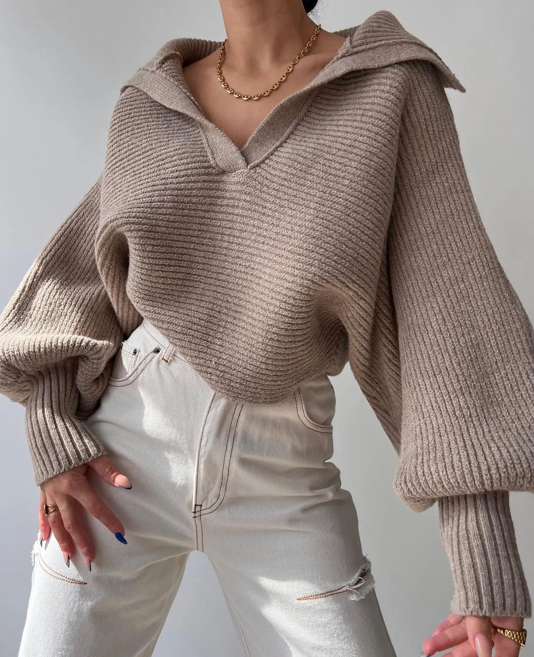 2024 autunno e inverno modelli da donna maglione pigro allentato maniche a lanterna Pullover con collo diviso maglione corto da donna