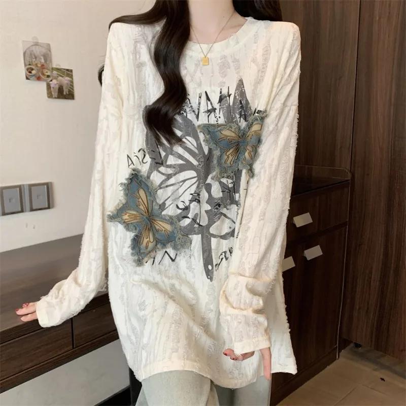

2026 Autumn New Arrival Women Long Sleeve T Shirt Vintage Ripped Butterfly Patch Loose Fit Figure Flattering Top Korean Style