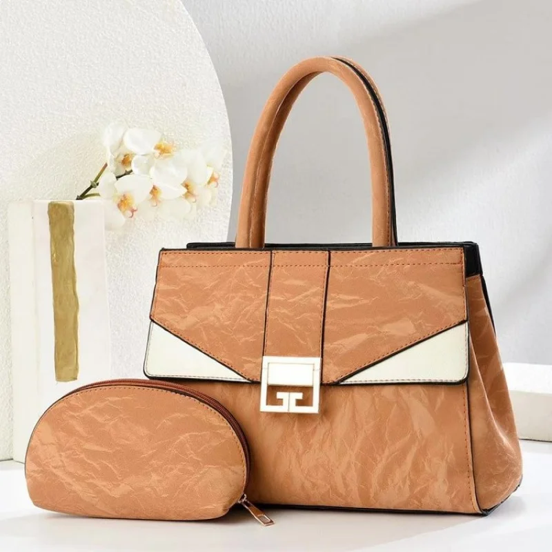 

Elegant Tote Bag For Women, Large Leather Carryall With Inner Pockets, Ideal For Work Or Weekend, Classic Style