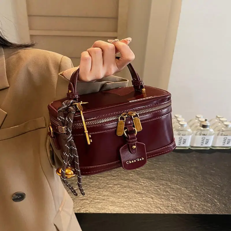 

Fashion Zipper Shoulder Bag New Handbags Sexy Girl Clothing Casual Multi-Functional Decoration Handheld Crossbody Storage Bag