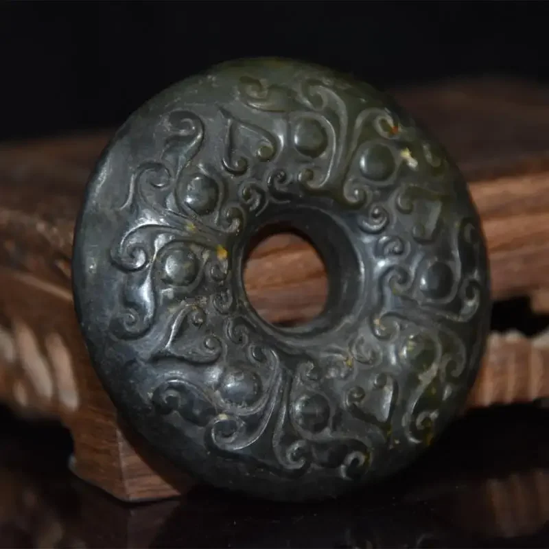 China Tibet Hongshan Culture Antique Natural Meteorite Carved Safety Button Statue Decoration Pendant Mascot