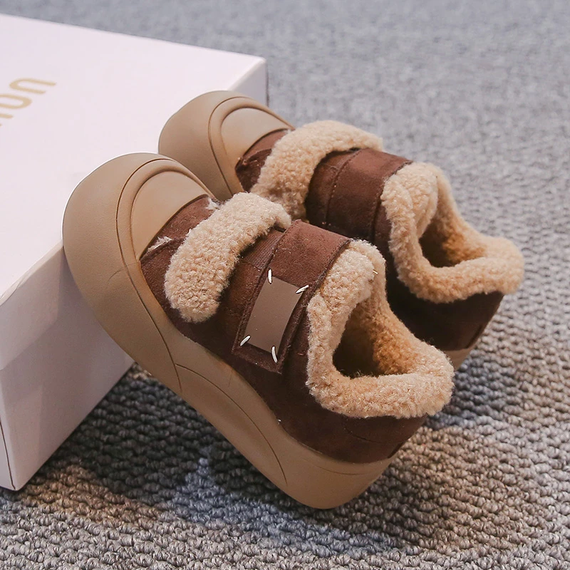 

2025 г., новая зимняя детская обувь, шлифованная кожа, туфли для печенья с мягкой подошвой, теплая хлопковая обувь на толстой подошве для мальчиков и девочек