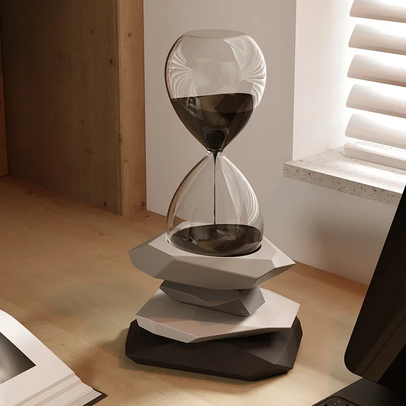 Hourglass ornament with the passage of time, which means good, and the emotions of the workstation are cured and decompressed.