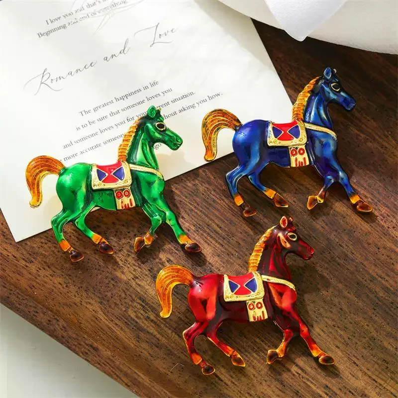 Vintage Enamel Alloy Galloping War Horse Zodiac Pony Brooch Pins Women Men Fashion Clothing Accessories Suit Lapel Corsage Gifts