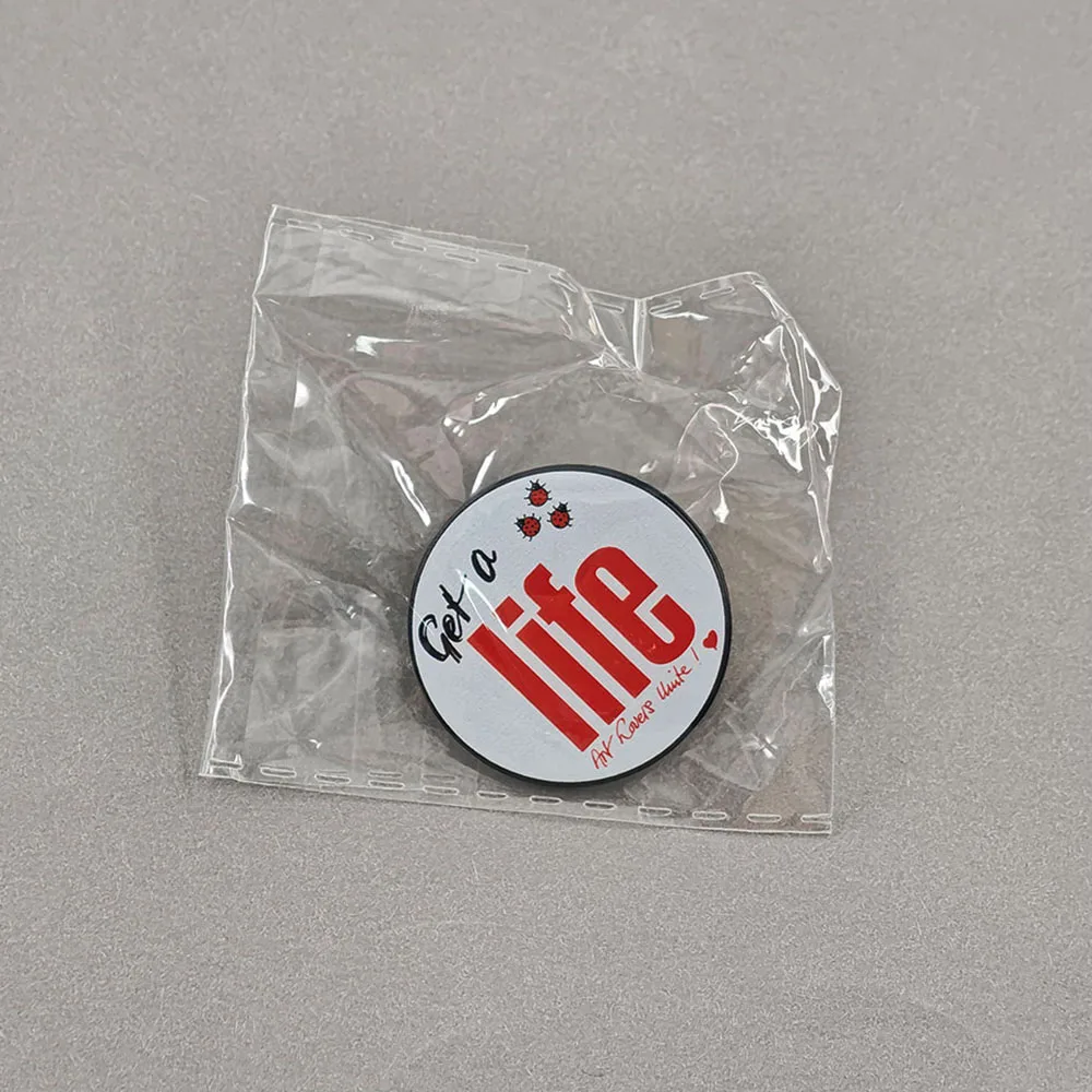 Gilbert George Get A Life Emaille-Pins Kunstliebhaber vereinen sich Broschen Niedliche Marienkäfer Metall-Abzeichen Kleidung Rucksack Deko Schmuck Geschenk – Detail 13