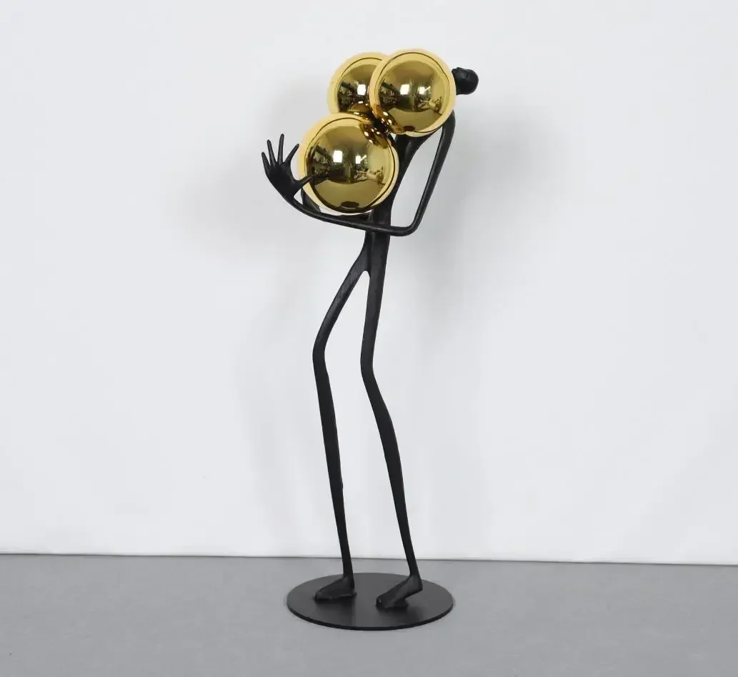 

Modern Abstract Character Holding Golden Globes Resin Sculpture Artwork Model Room Figurines Crafts Home Room Furnishing Decor