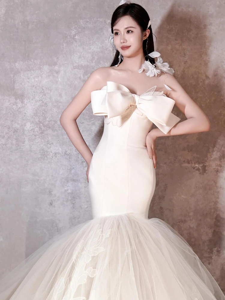 ホワイトマーメイドウェディングドレス恋人ストラップレスレースブライダルドレスコルセット高級コルセットバックカスタマイズされたフォーマルオケージョンドレス