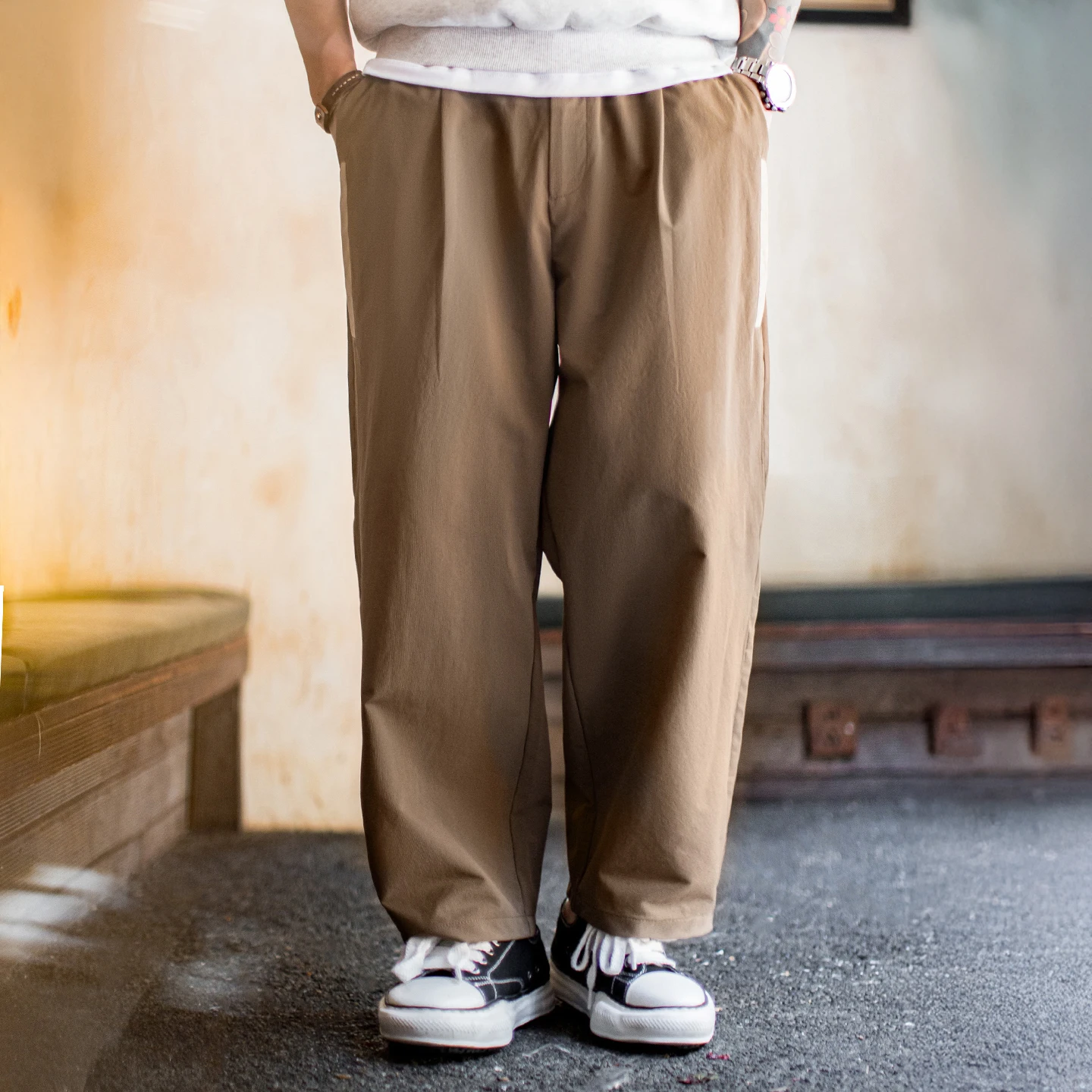 Maden Vintage ligero caqui pantalones casuales pantalones largos cónicos cintura elástica pantalones resistentes a las arrugas para hombres desplazamientos de otoño