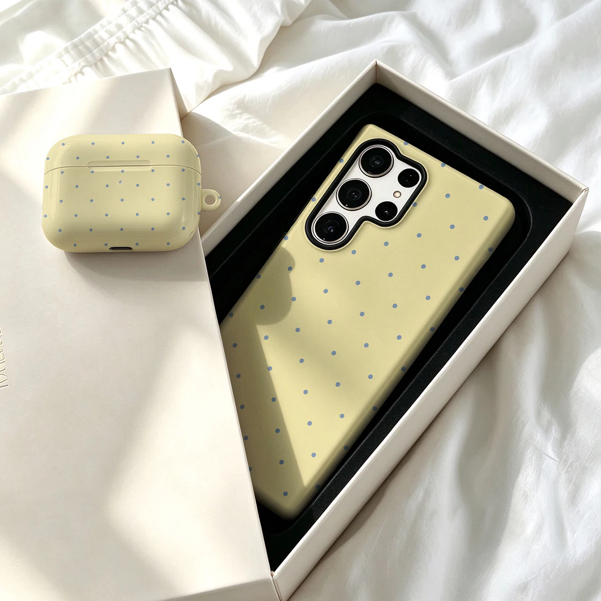 Pirve Phone Case For Samsung Galaxy S26 S25 Ultra S24 S23 Plus Shockproof Double Layer Tough Back Blue Dots Yellow Cover