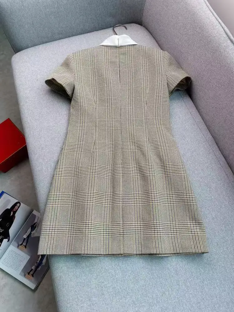 Robe à carreaux pour femmes, nouvelle mode tempérament, couleur contrastée, col rond, manches courtes, boutons métalliques, Slim, Mini Robe pour dames, début du printemps, 2025