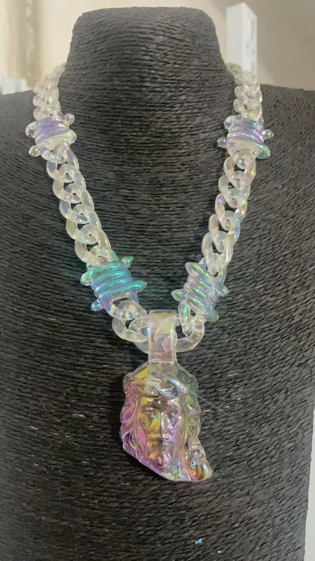

Hiphop Big Clear Acrylic Jesus Piece Pendant Necklace for Women Men New Statement Spike Chain Necklace Rock Party Jewelry Gifts