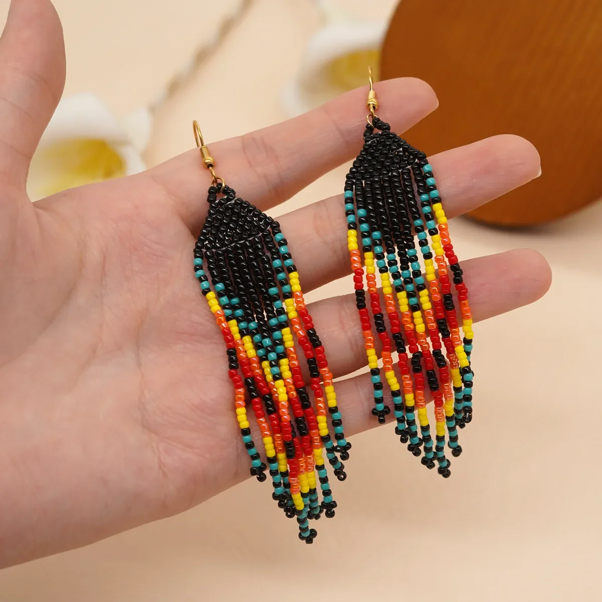 

Rice bead earrings Tassel Gradient Fashion Bohemia Hand weaving Simplicity Rainbow Alloy Beaded earrings