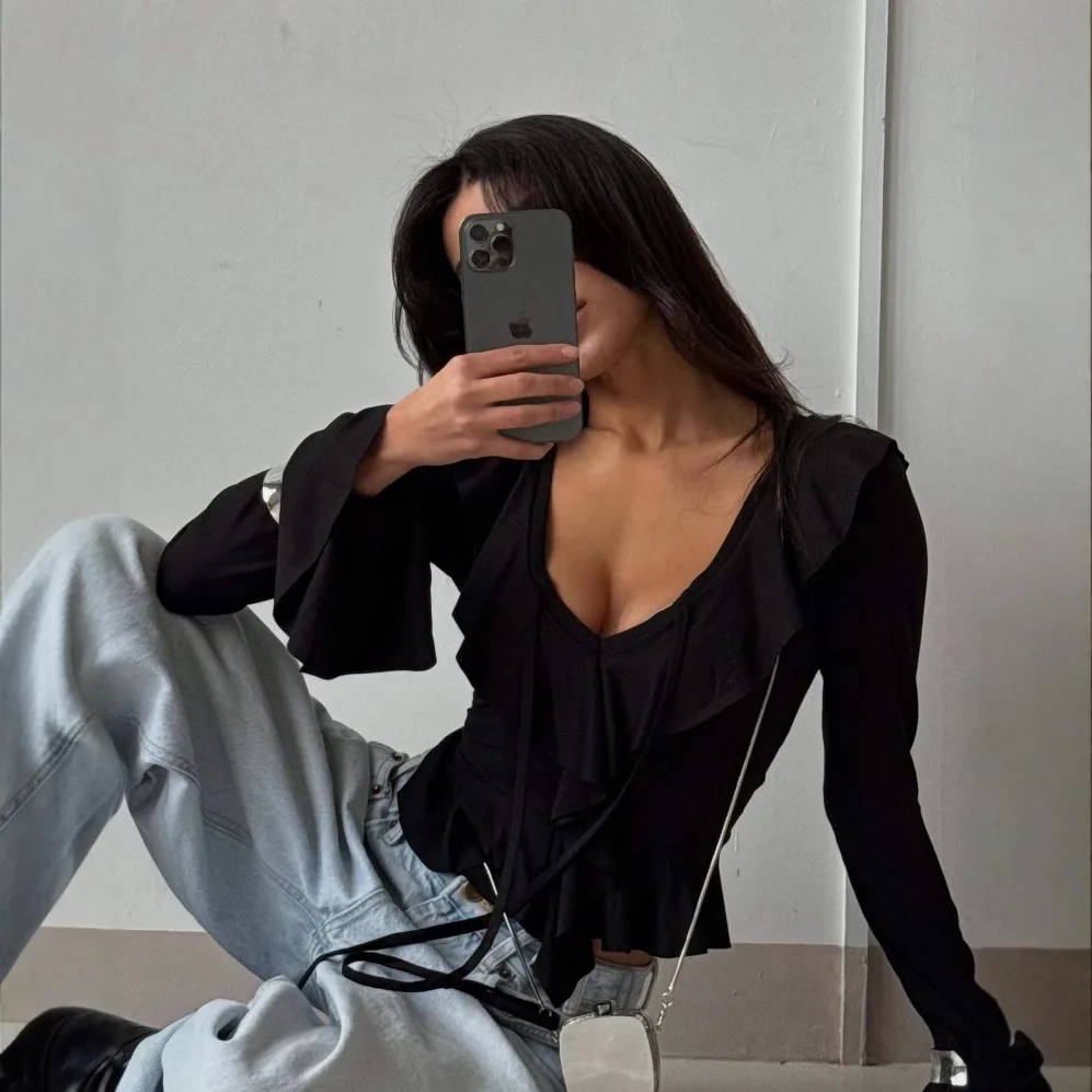 Damska koszulka z długim rękawem w stylu amerykańskim, wiosna-jesień, obcisła i wyszczuplająca, elastyczny dekolt w kształcie litery V z