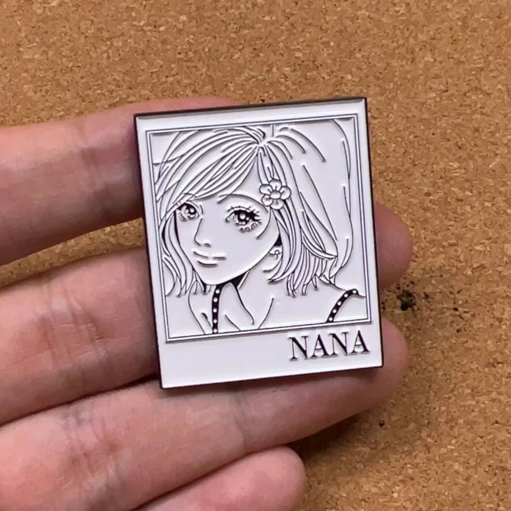 Japońskie anime NA-NA emaliowana przypinka broszka sosny przypinki na klapę odznaka na plecaku akcesoria Cosplay Manga biżuteria prezenty dla przyjaciół