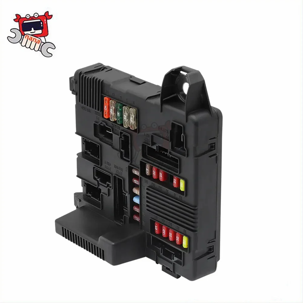 

Suitable for Renault Megane II 1.9 2002-2006 Automatic Transmission Engine Fuse Box 8200306032 5118399300 8200262385 8200306033