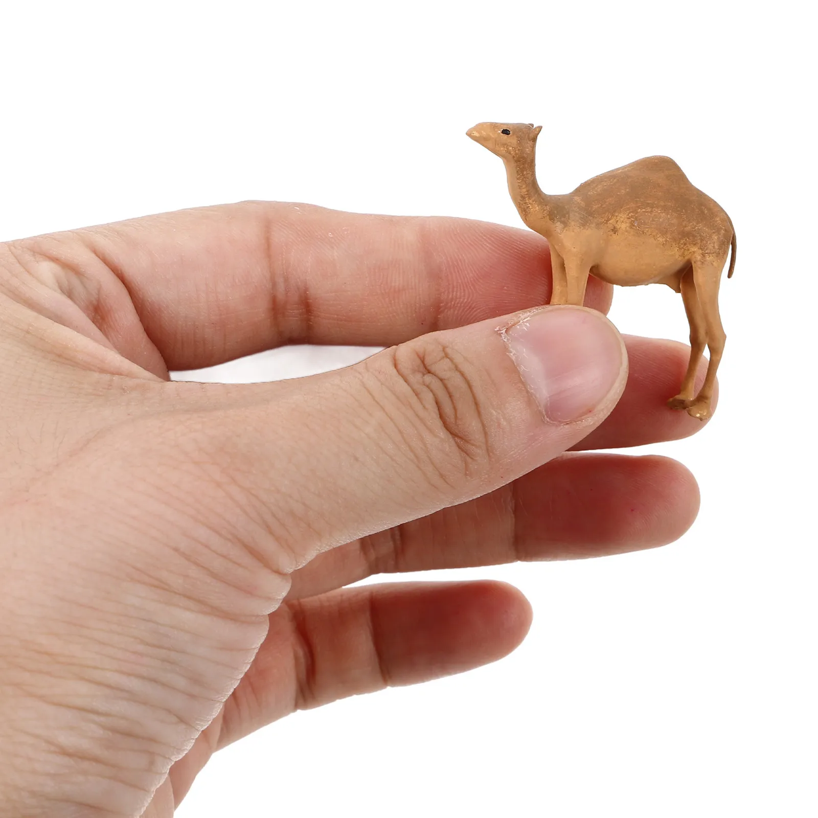 Resin 1:64 Scale Miniature Desert Diorama Accessory Desktop Ornament Camel Statue for Micro Displays