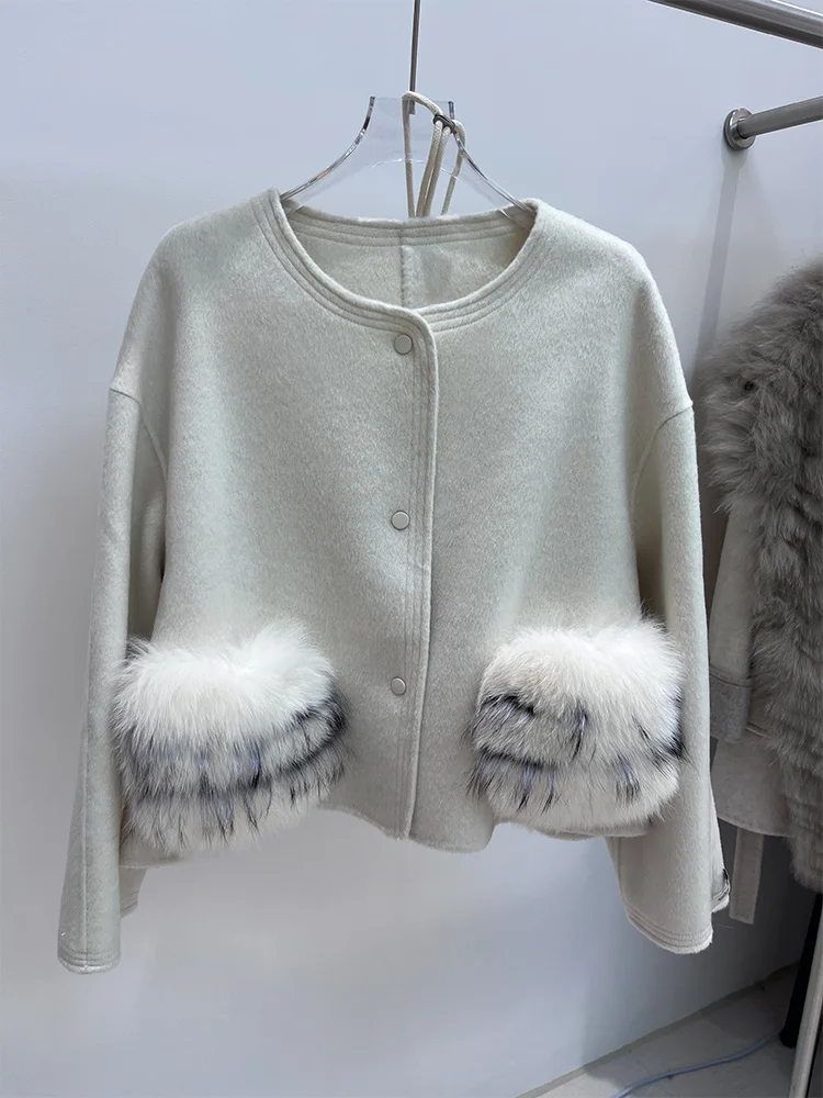 معطف فرو الثعلب الطبيعي الحقيقي للنساء لشتاء 2025 سترة دافئة من الصوف مع قبعة معطف نسائي سميك فاخر ملابس خارجية صوفية للسيدات