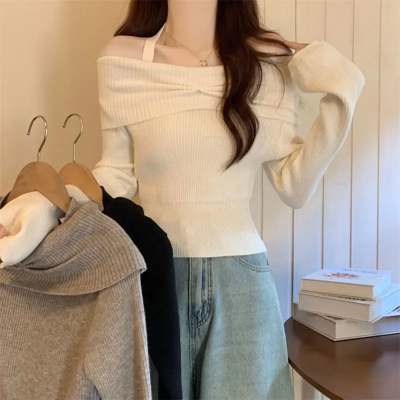 

One-shoulder Sweater for Women in Spring and Autumn Straps, Long Sleeves, Slim and Slim Temperament Top