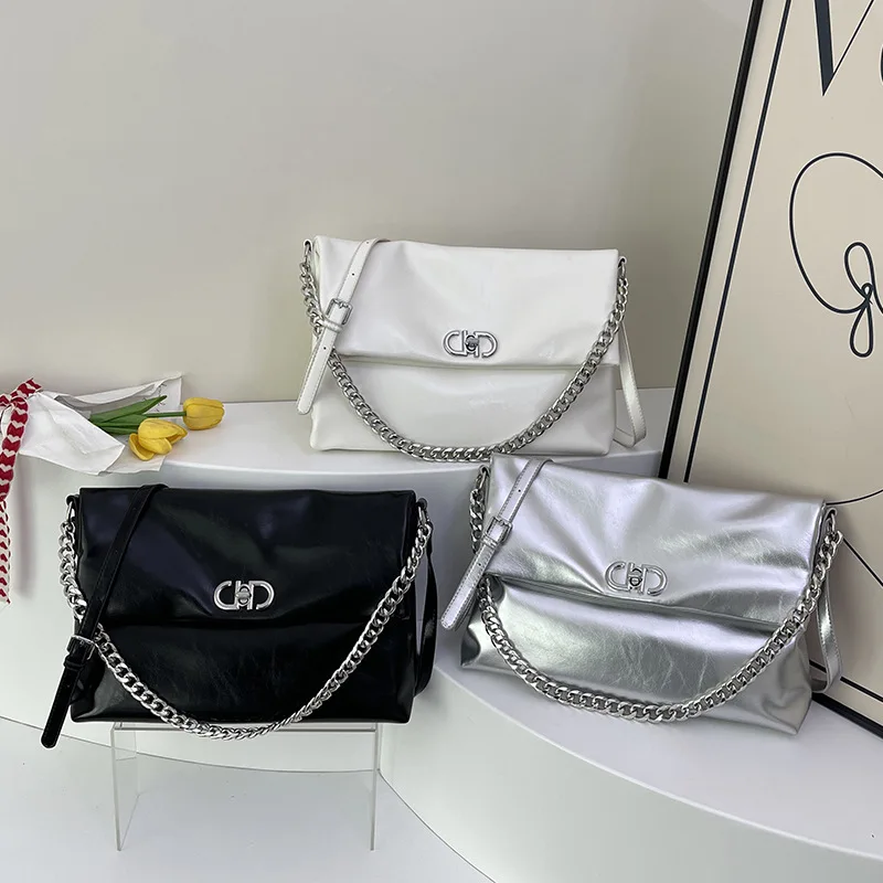 

Trendy Chain Crossbody Bag 2025 New for Women, Casual Foldable Shoulder Purse, Lightweight Large Capacity Bag for Daily Use