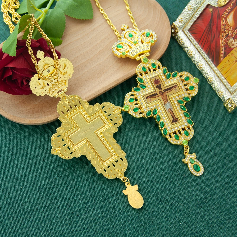 HTISOK Goldfarbenes Orthodoxes Kreuz-Anhänger mit farbigen Strasssteinen, christliches Kruzifix, religiöses Geschenk für Männer und Frauen mit Box – Detail 8