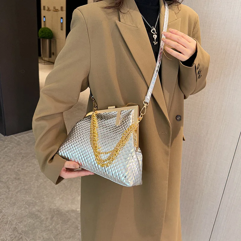 Evening Bag Retro European and American Style Distinctive Woven Shaped Clip Bag with Dot Pattern Irregular Women's Chain Crossbo