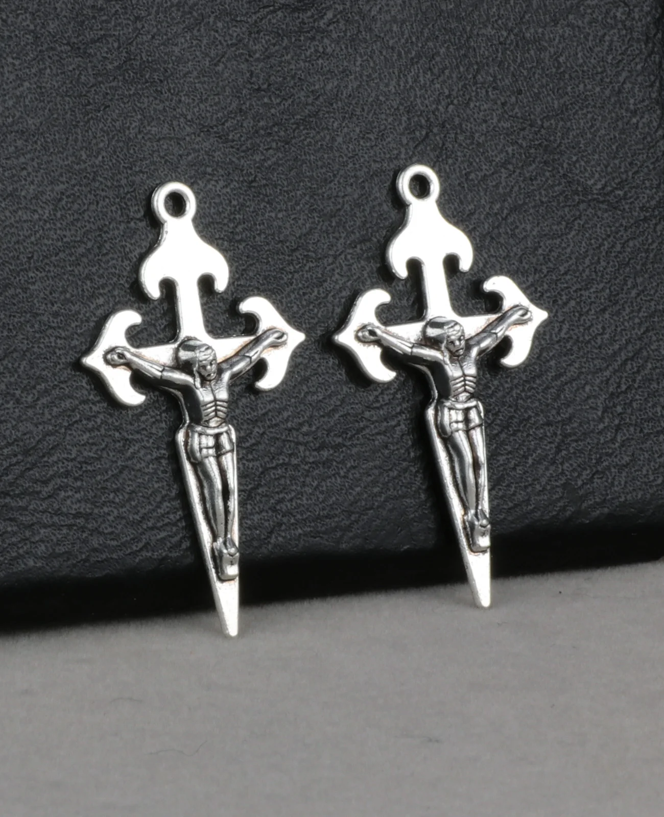 10Pcs Santiago Cross of Saint James Sword Crucifix Pendant Small Charms DIY Necklace Bracelet Parts Religious Keepsake Supplies