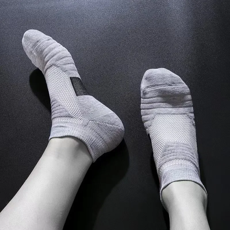 

1 пара мужских спортивных носков, баскетбольные спортивные утолщенные дышащие мужские короткие носки средней длины, велосипедные походные носки